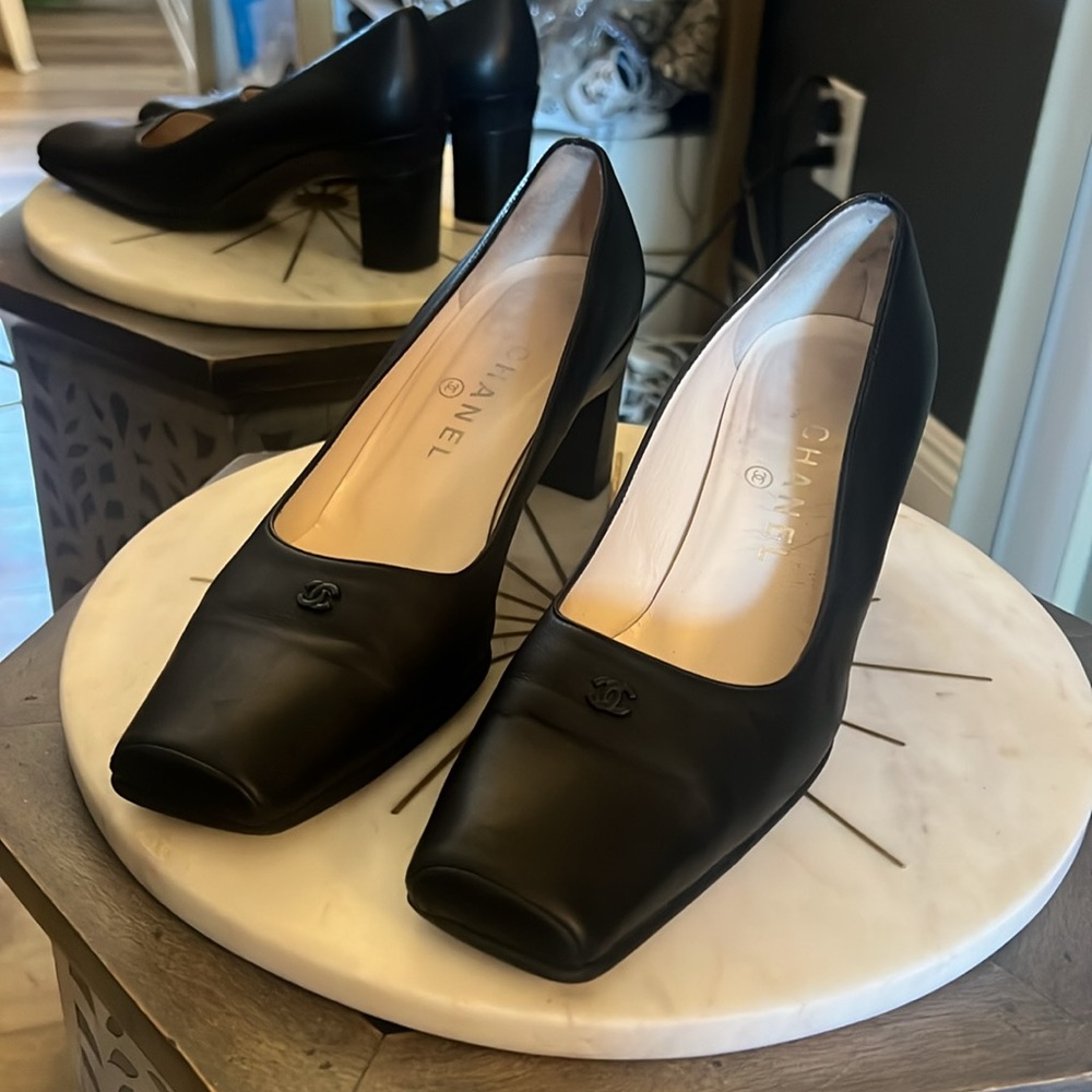 ๐ 1 hour sale. Chanel, size 8, Black Women's Heels - Picture 2 of 13